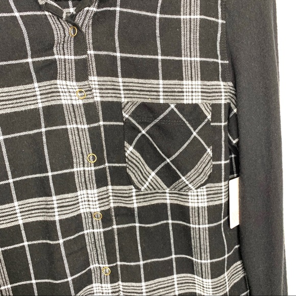 ⚠️ Make + Model Checkered Button Up Top Size XXS - Picture 5 of 7